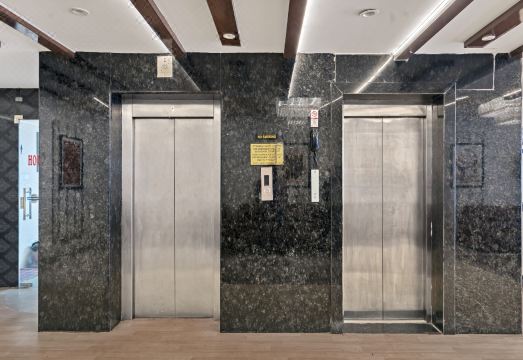 2. 호텔 SM 데칸..