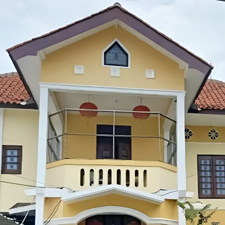 Kost 48 Surabaya Hotels in Sambikerep