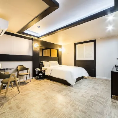 Pyeongtaek Praha Hotel dekat Stasiun Pyeongtaek