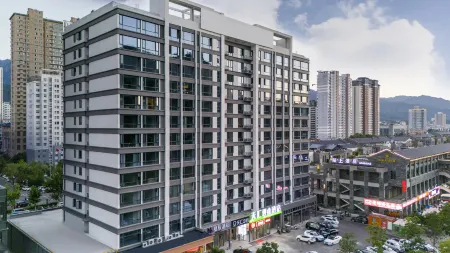 Luanchuan Tianhui Guanshan Hotel (Laojun Mountain Fenghuang Tianjie) Отели рядом с достопримечательностью «Butterfly Valley»