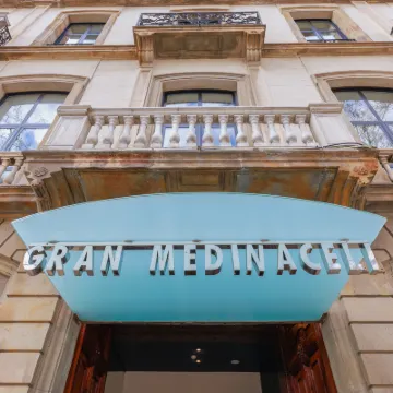 Hotel Medinaceli 4 sup Отели рядом с достопримечательностью «Торговый центр Maremagnum»