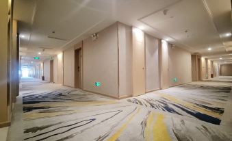 Vienna Hotel (Shenzhen Shiyan Shilong Community)