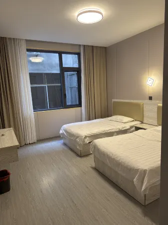 Jiujiang Longxiang Express Hotel (Lushan High-speed Railway Station)