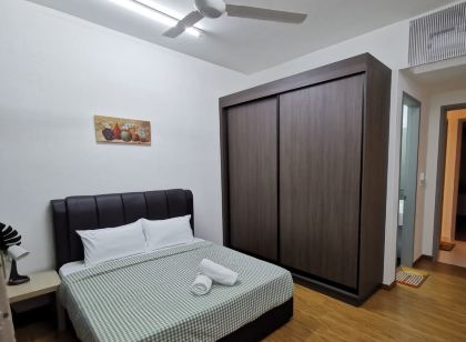 Beacon Exec Suite by Homey Planet