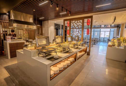 4. 아스티카 호텔 ..