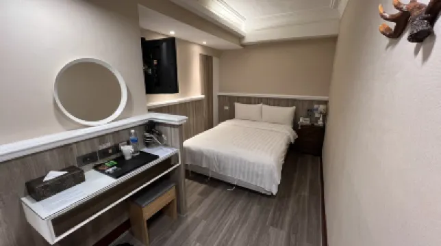 Migo Hotel Hotels near Daqing Station