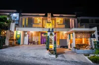 Dhanesvara Holistic Villa Batu - สระว่ายน้ำส่วนตัว