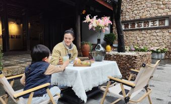 ‌CafeCoco Designer Hotel @ Peter Goullart's, Lijiang (Waterwheel)