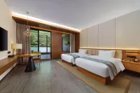 China Nandan Mineral Hot Spring Geomagnetic Resort Hotel - balcony