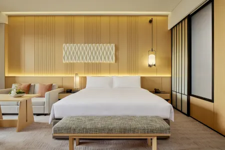Secan Hotel Qingdao, Curio Collection by Hilton