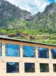Sunny Mountain Stream Retreat (Zagana Scenic Area Store)