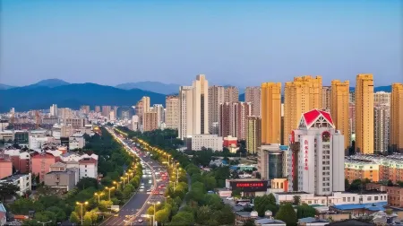 Tai'an Mingzuo Santai Theme Hotel (Taishan Scenic Area) Отели рядом с достопримечательностью «Taishan University Sports Science Department»