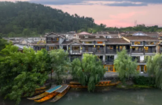 Fenghuang Yunqiao Free River View Boutique Homestay (Fenghuang Ancient City Yunqiao Branch) Hotels in 