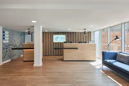 Holiday Inn Express London - Limehouse Отели рядом с достопримечательностью «Пекхам Рай Парк & Коммон»