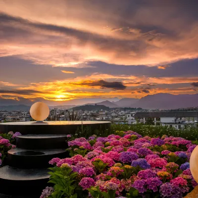 Peak Vista-Golden Peaks View Resort: Sky Garden Café & Snow Mountain Terrace (Lijiang Ancient Town) 麗江金塔景勝地周辺のホテル
