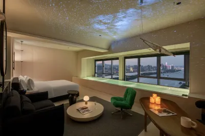 Conch Kechi River View Pool Hotel (Changsha Wuyi Square Poly International Branch) Hotel in zona Siyang Square Container