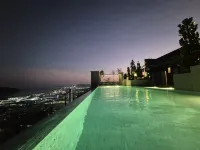 Brand new 1bedroom homestay unit with infinity pool