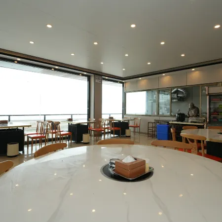 Meiliyue Residential Homestay(Feilaisi Meili Snow Mountain Scenic Area Store)