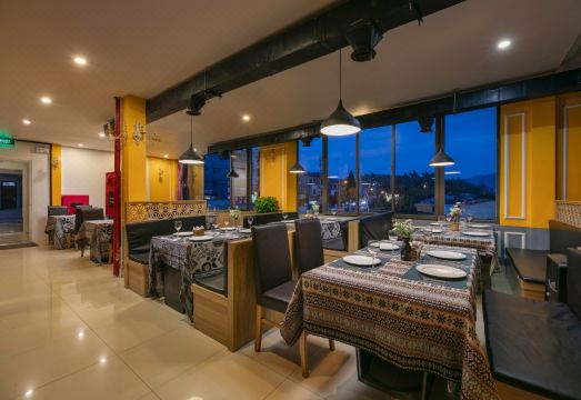 빙 사파 호텔의 깔끔한 내부 인테리어