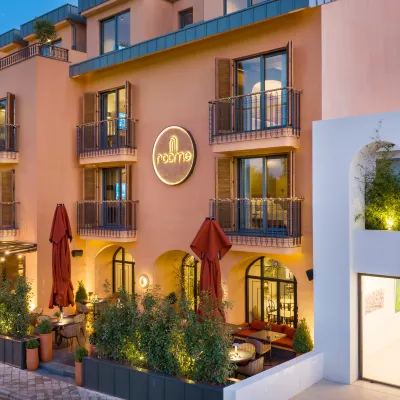 Roome Hotel Hotels near مرسى فتحية