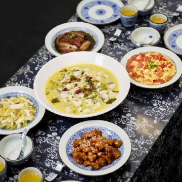 Hengdian World Studios · Grand Hotel (Near Qin Dynasty Palace & Riverside Scene Qingming Picture)