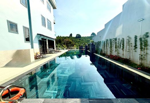 호앙 티엔 수영장 전경