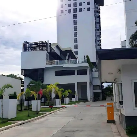 Cozy Condo Bed Space | Secure Cabinets + Wi-Fi/Parking + Full Appliances