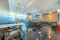 PolttoN Century Hotel (Urumqi Hongshan Park Times Square CCMALL Branch) - Vuoristonäköala