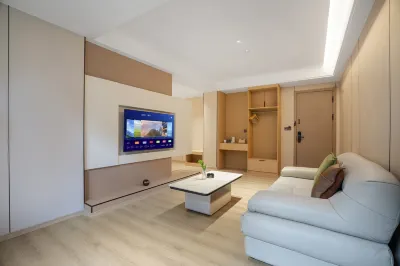 Xiangmi Hotel (Gejiu Laoyin Mountain Scenic Area Branch) Hotels near Baohua Park