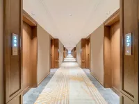 Vienna Hotel (Uxin Banner Tuke Town) - parking