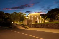 Floral Hotel·Mountain Retreat in the Clouds (Putuo Mountain Ten Thousand Buddhas Pagoda Hotel) Hotels in Zhoushan