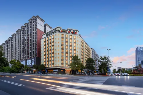 Yingde Yixiu Hotel - parkir