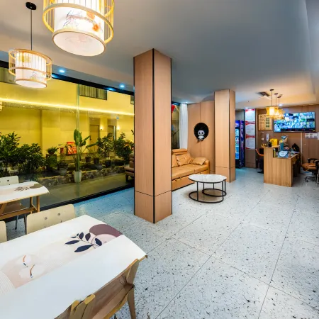 Linkong Bieyuan Hotel