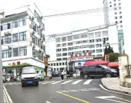 Ludian Junyue Smart Hotel (Cultural Square Zhaotong Third People's Hospital)