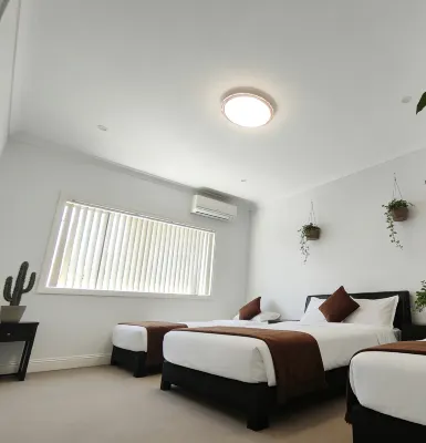 Burwood Family Guest Home Hotels in Burwood