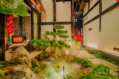 Chengxiang Mansion | Resort Garden • Dreamy Designer Boutique Stay (Langzhong Ancient City Branch) - Bjergudsigt