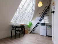 4 min train to Shinjuku ｜ 8 min walk to station ｜Up to 6 guests｜Newly renovated｜loft