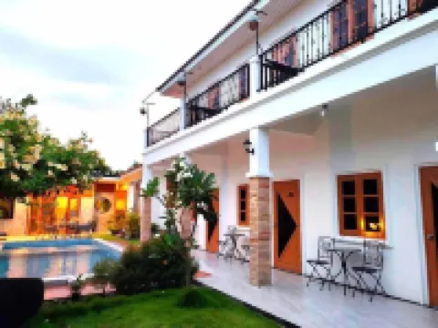 ฉวี พูลวิลล่า ชะอำ