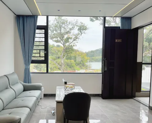 Luofu Mountain Waterside Retreat