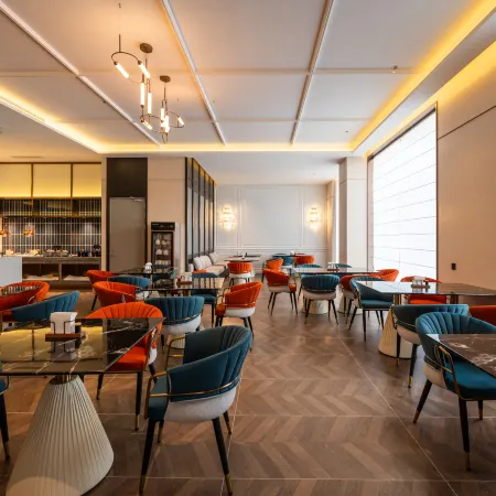 Mehood Theater Hotel (Lijiang Railway Station )