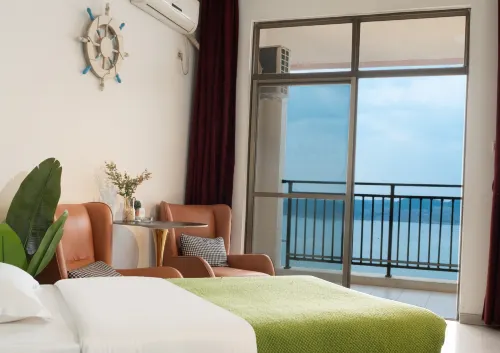 HELLO Sea View Hotel (Sunshine Coast Store)