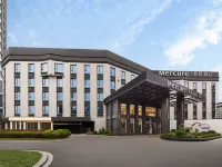 Mercure Shanghai Xuhui Caohejing Hotels near Caohejing