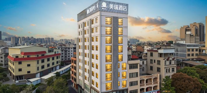 Meirui Hotel (Beiliu Central Plaza Bus Terminal) Hotels in Beiliu