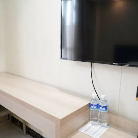 Long An Xin Yi Business Hotel conversion