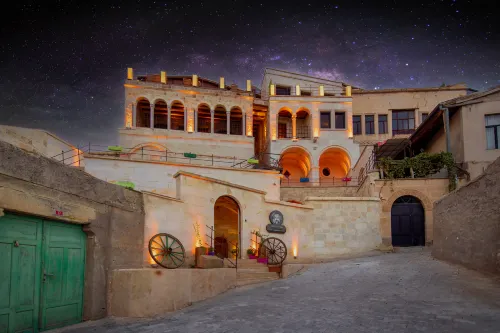 甄尼索斯洞穴卡帕多西亞飯店