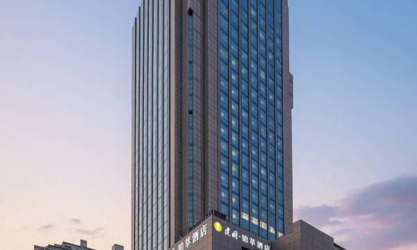People's Square, Shanghai: Shanghai Bund Nanjing Road Pedestrian Street Jianguo Palace Hotel