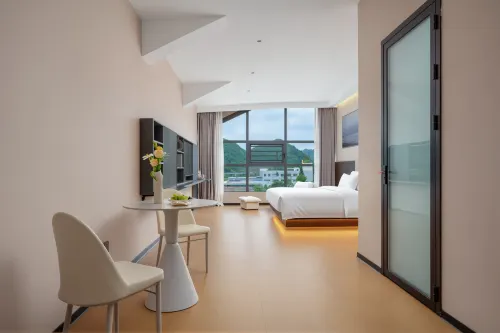 Liupanshui • YUNQI HOTEL Yunqi Grand Hotel (Shuicheng District Global Shopping Plaza) - Pet friendly