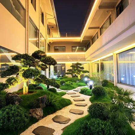 Lijiang Huaqiaoli Resort Hotel(Near Elephant Trunk Hill · Two Rivers & Four Lakes)
