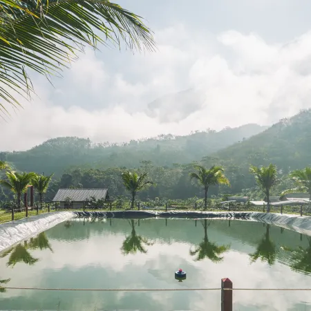 Khaosok River Stone Resort & Camp Hotels in Phanom