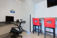 Hotel 1550 - SFO Airport - business